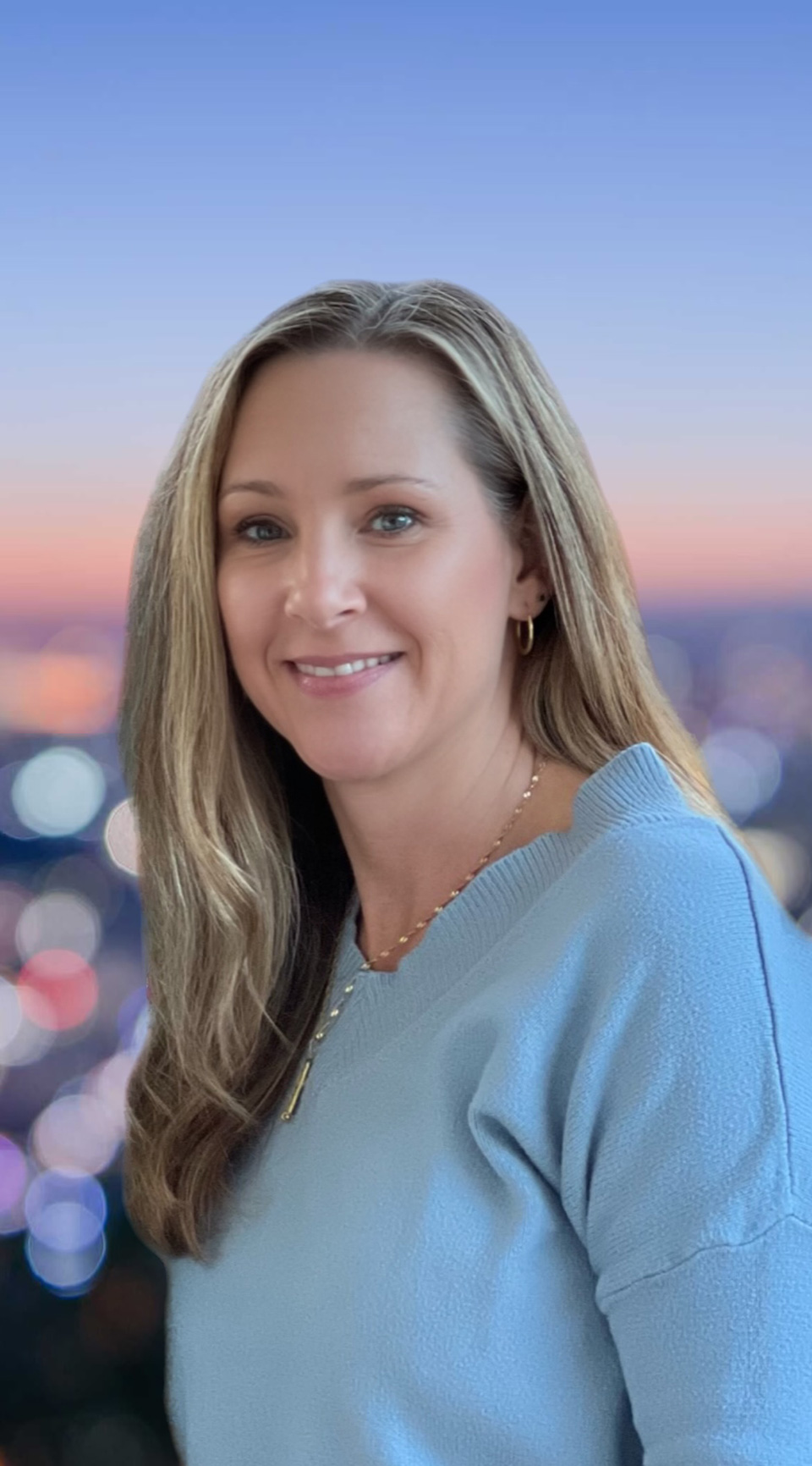 Portrait of Vikki Elmore.